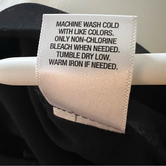 Roz & Ali The Secret Agent Collection Tummy Control Short Straight Black Pants - Picture 10 of 11